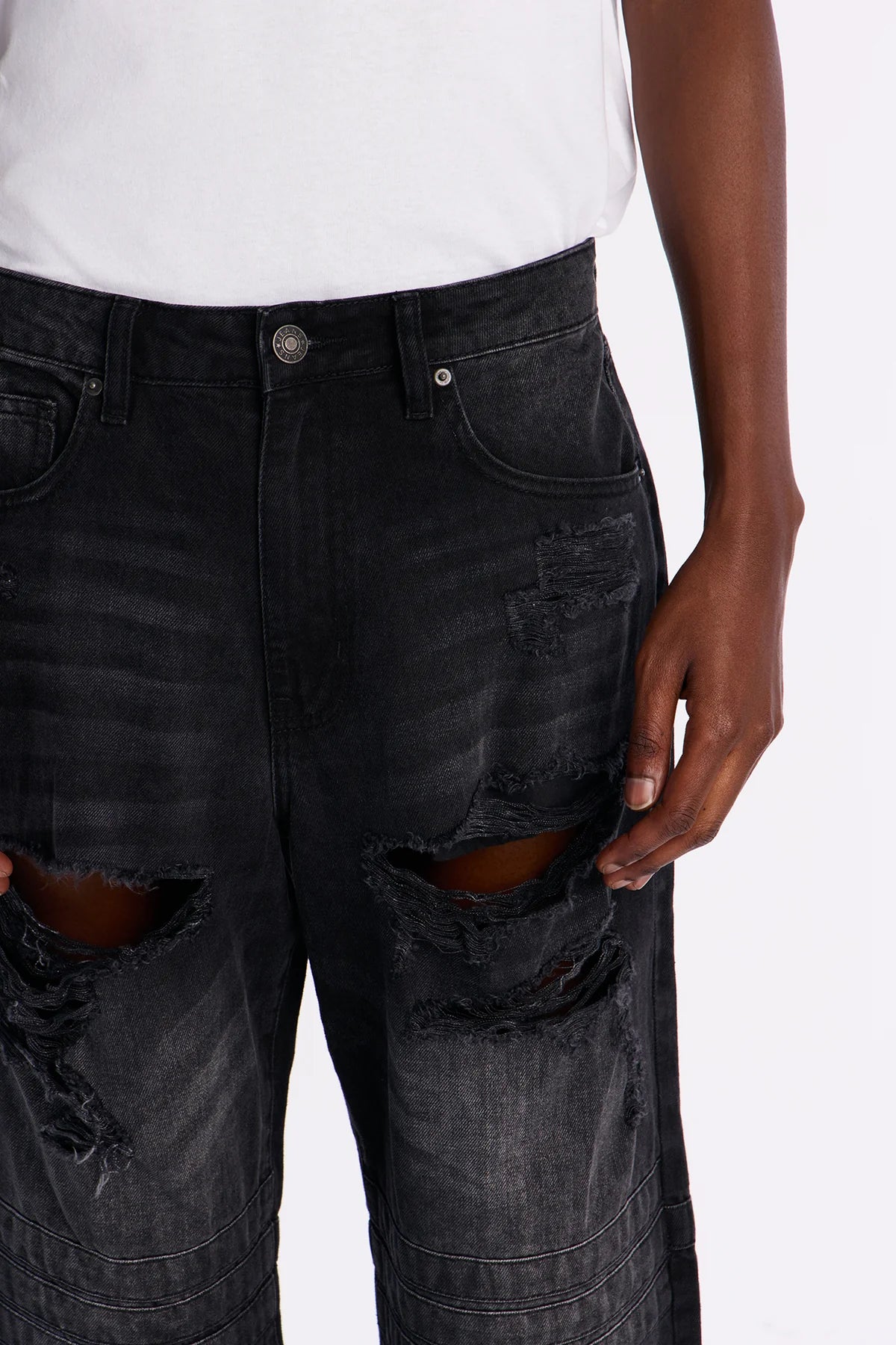 Straight Looked Destroyed Jean - Black Wash